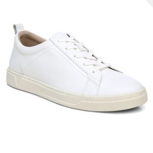 Mens, size 11, white Vionic sneakers. Nearly perfect condition!